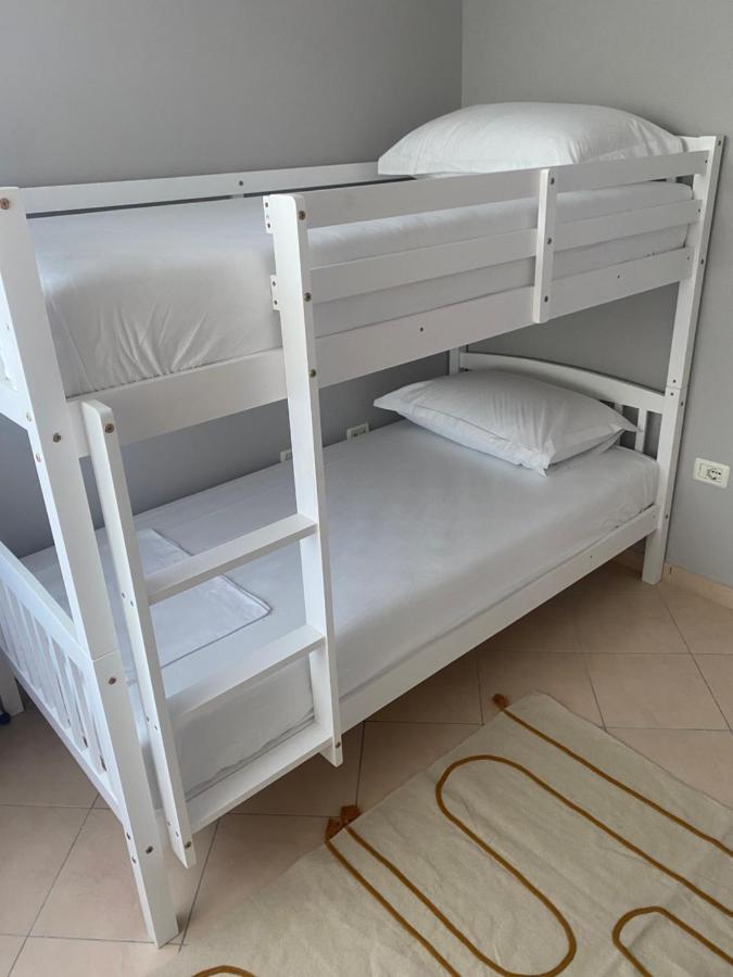 Cheerful 2-Bedroom Apartment In Golem Golem (Tirana) Exterior foto