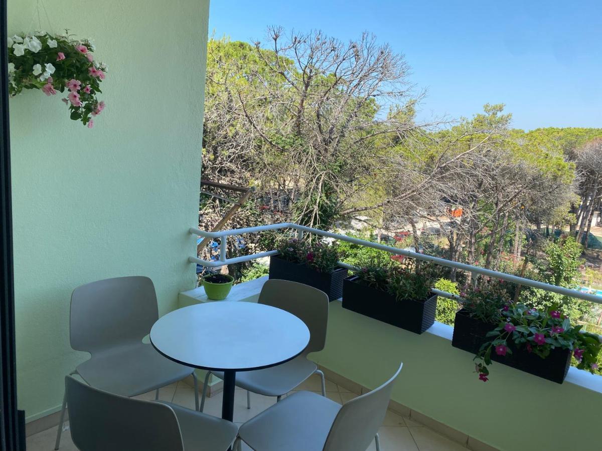 Cheerful 2-Bedroom Apartment In Golem Golem (Tirana) Exterior foto