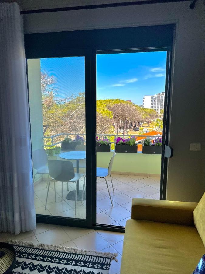 Cheerful 2-Bedroom Apartment In Golem Golem (Tirana) Exterior foto